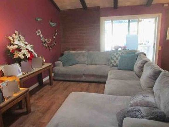 Additional Living Room