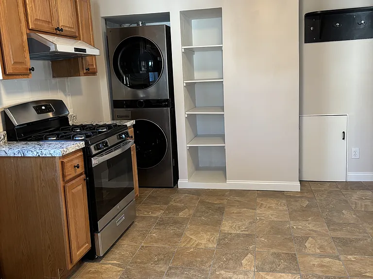 38 Hunting St #2 — Photo 10