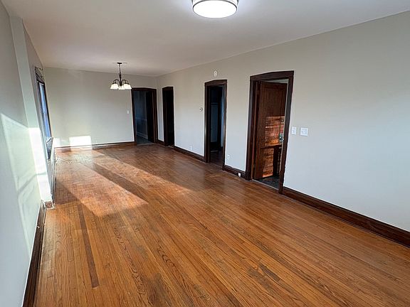 3rd image of 12535 Greenwood Ave Floor 2