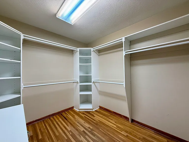 9325 Pauline St — Photo 31