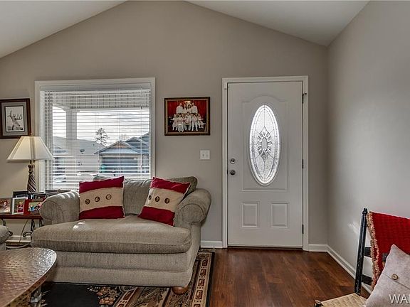 3rd image of 6291 Mimosa Gardens Cir