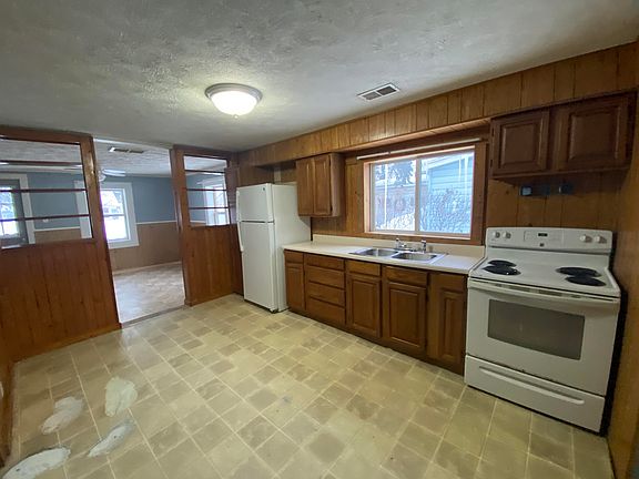 4th image of 902 Lizzie St