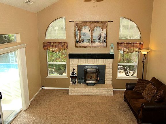 5th image of 3032 Camerosa Cir
