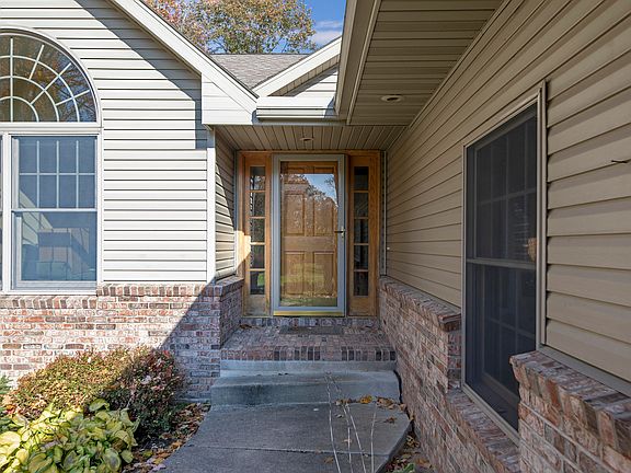 2nd image of 14140 Wildwood Dr