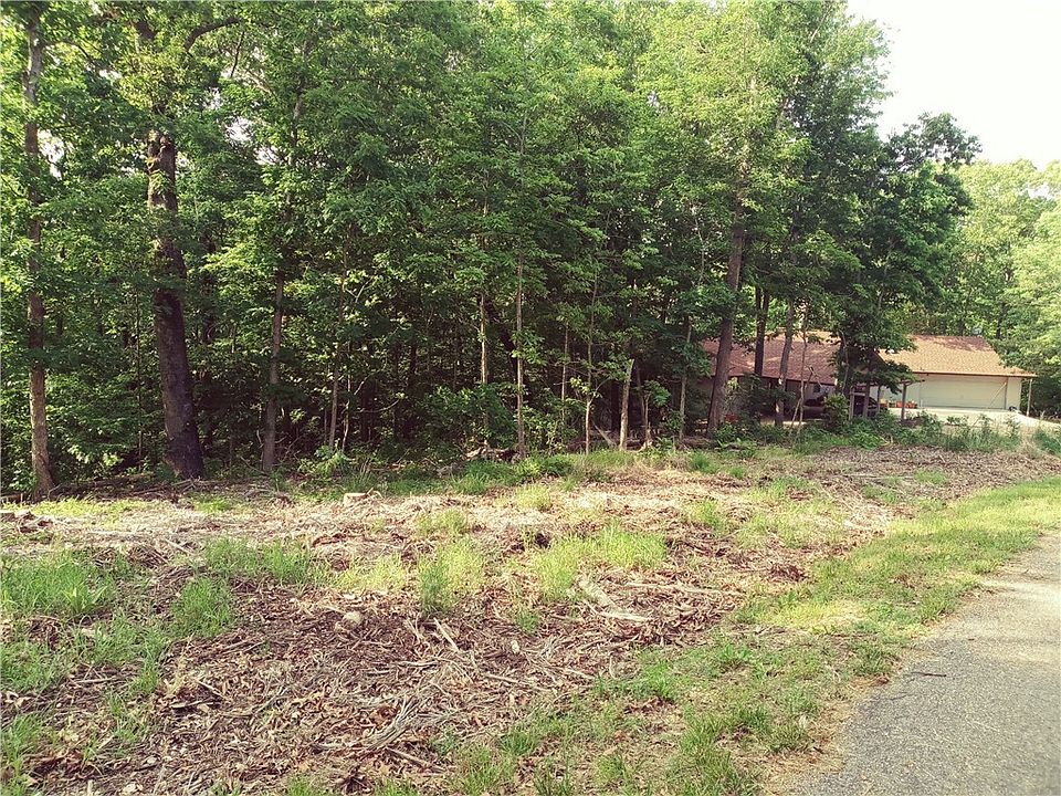 2nd image of Lauder Cir #10