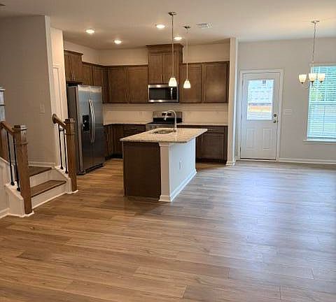 5th image of 204 Broomside Ave