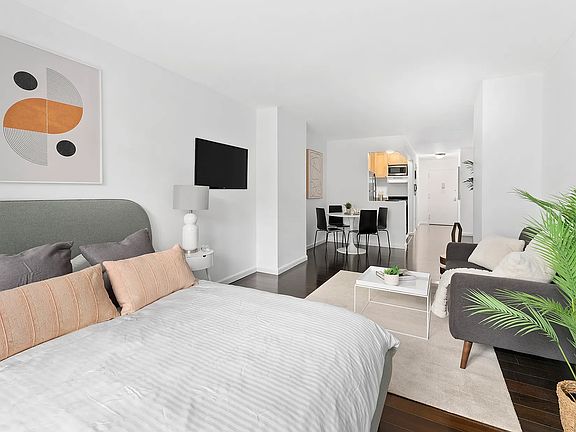 3rd image of 222 W 14th St APT 3J