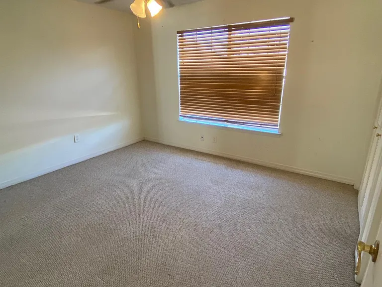 2293 Hollydale Ave #7C — Photo 6
