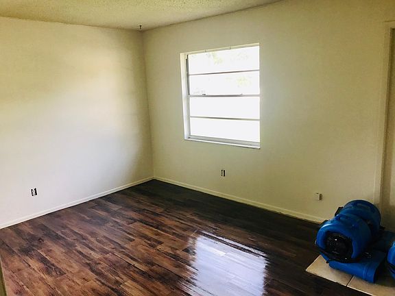 5th image of 4930 20th St E