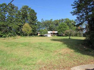 628 Cole Dr, Lilburn, GA 30047
