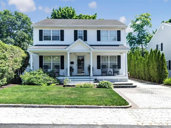 10A Oak Street, Bayville, NY 11709