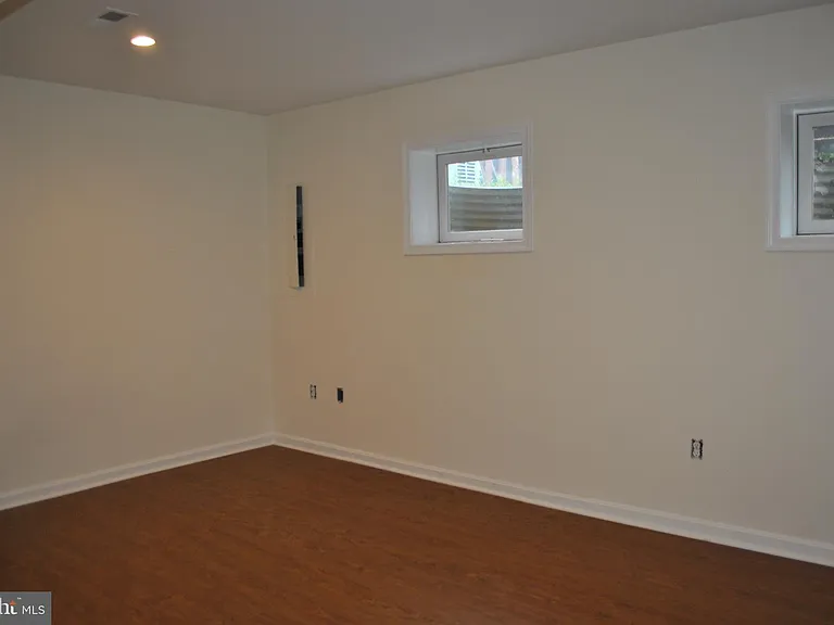 537 Highland Towne Ln — Photo 3