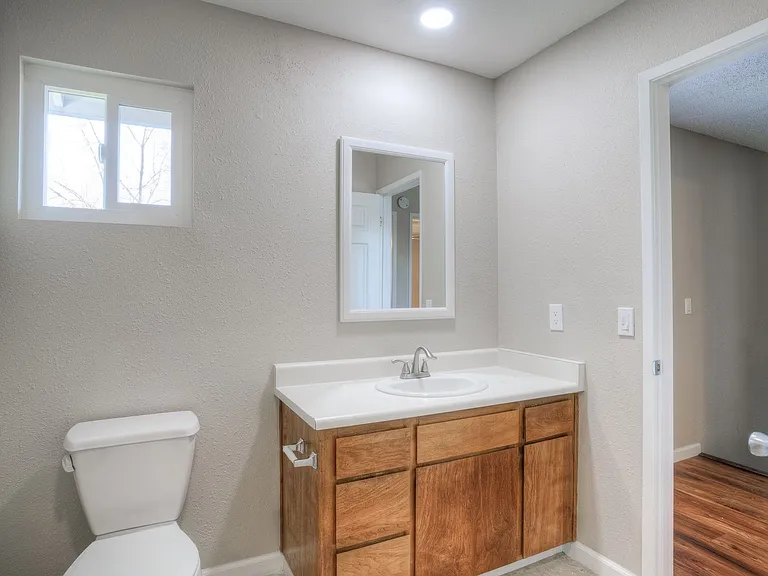 64 Tara Ter #2 — Photo 12