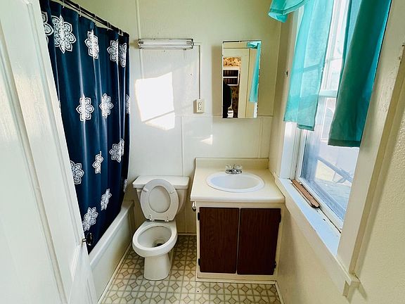 5th image of 613 S 7th St #4
