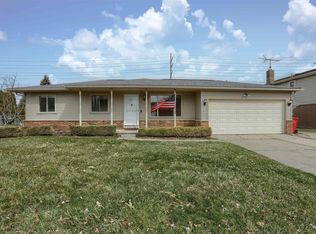 19315 Martin Dr, Clinton Township, MI 48038