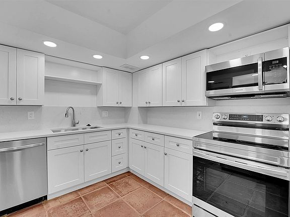 3rd image of 3450 S Ocean Boulevard #6180