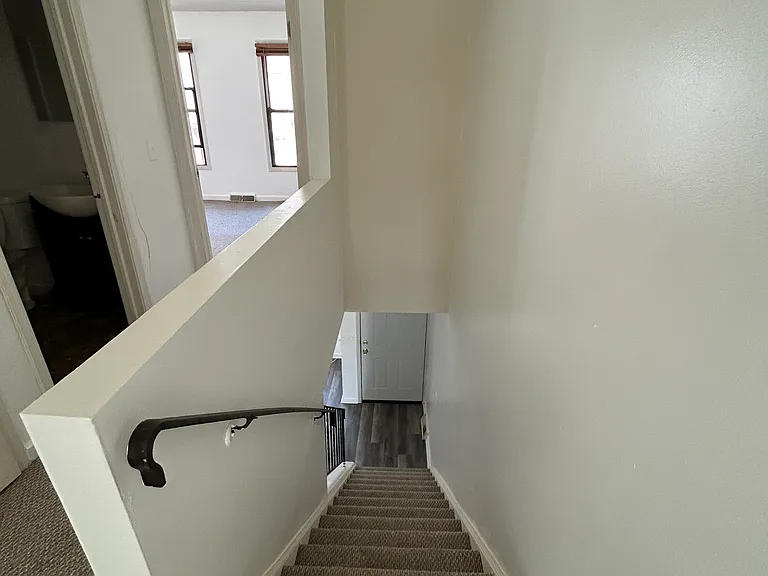 164 S Pearl St — Photo 9