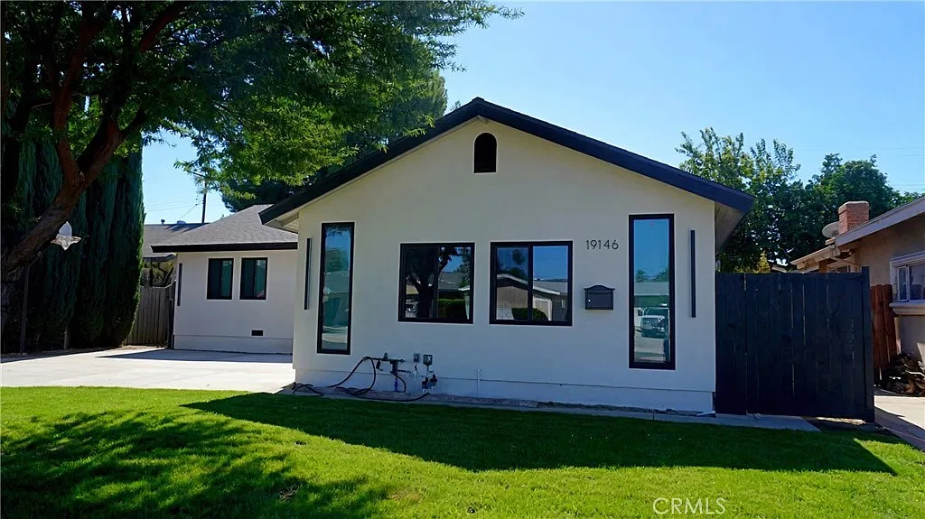 1 bed, 528 sqft, $1,999 — Photo 1