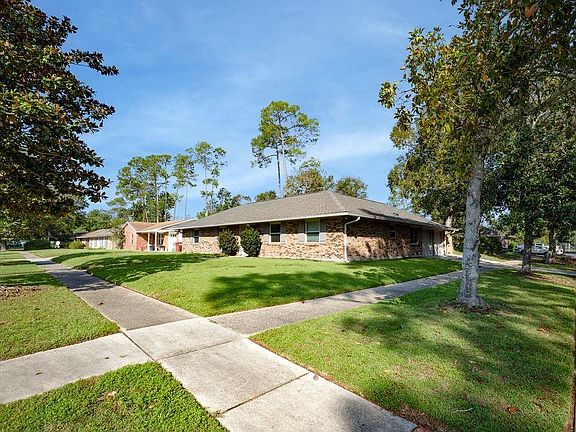2nd image of 1502 Oakwood Dr
