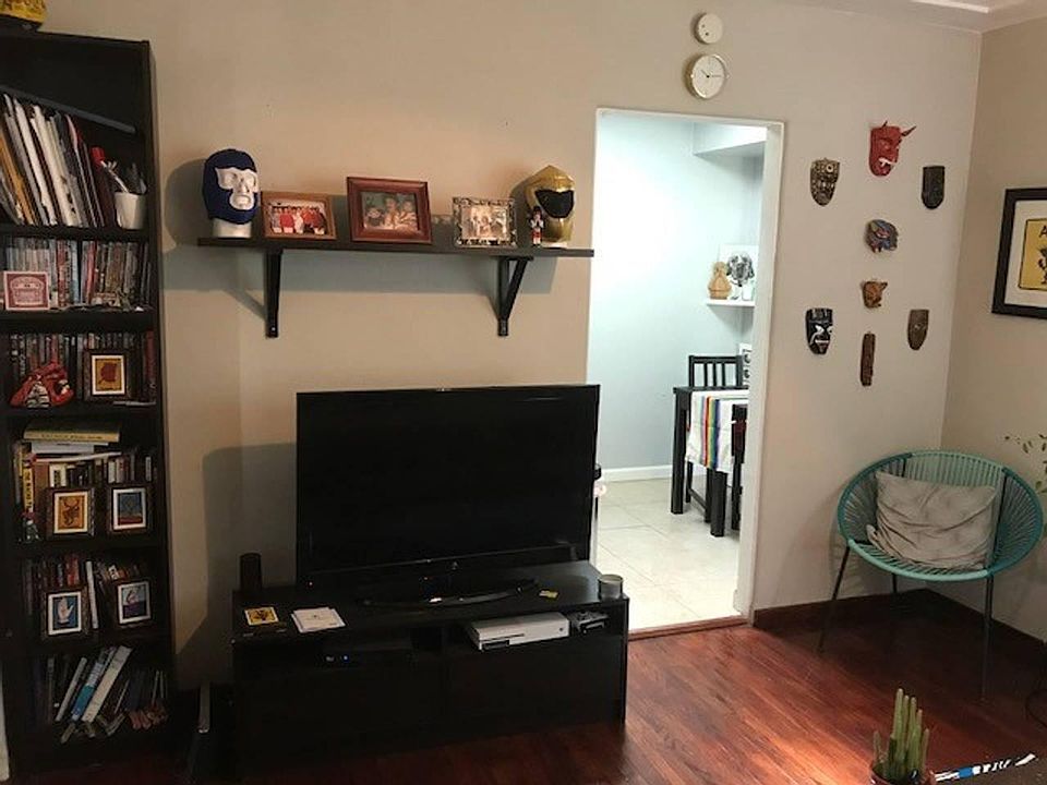 1st image of 425 Langley St