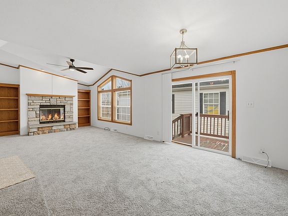 3rd image of 157 Sparrow Dr