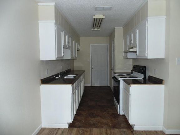 2nd image of 2642 Manchester Dr