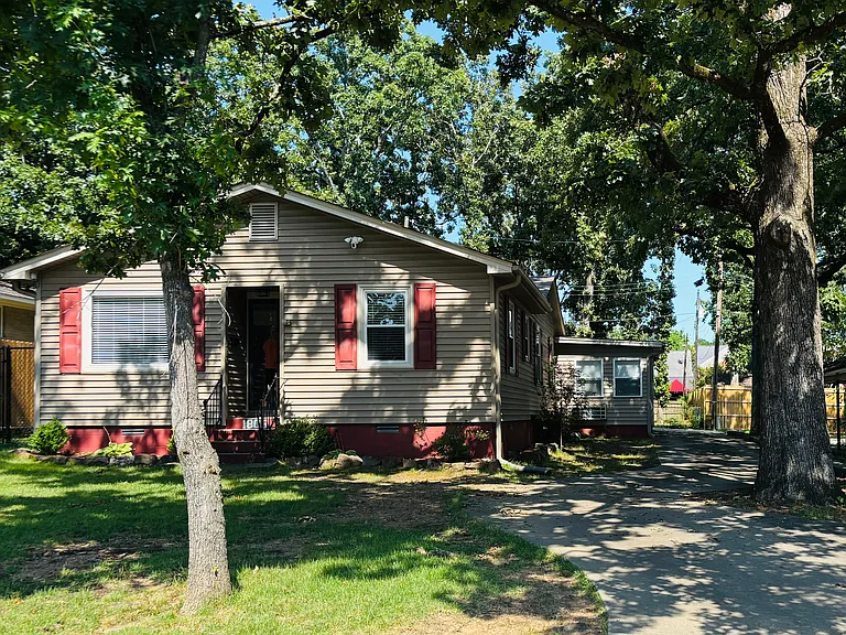 1805 Watt St — Photo 1