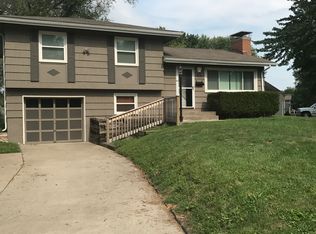 514 NW Carroll Dr, Lees Summit, MO 64063