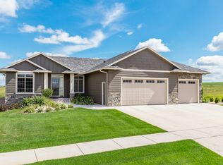 2312 S Canyon Ave, Sioux Falls, SD 57110