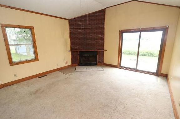 3rd image of 1698 N 1285 East Rd