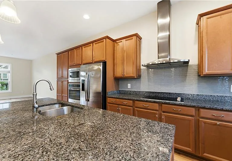 335 Osona Ln — Photo 7