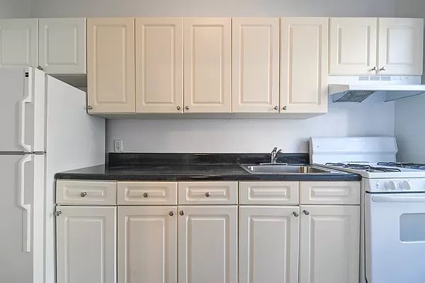 1st image of 2121 Cedar Ave APT 3B