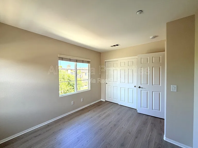 1349 Isabella Way — Photo 21