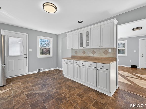 5th image of 23 Holbrook Road