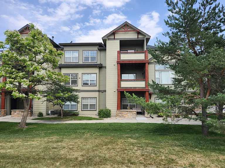 5220 Boardwalk Dr #E34 — Photo 1
