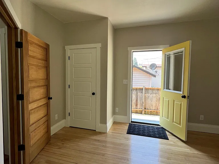 802 W Evelyn St — Photo 8