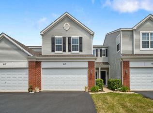 615 Springbrook Trl N UNIT 615, Oswego, IL 60543