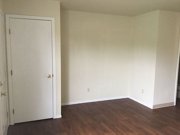 4th image of 71 Willow Creek Dr APT 202
