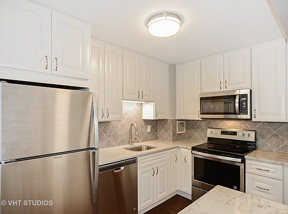 2nd image of 401 E Ontario St APT 1103