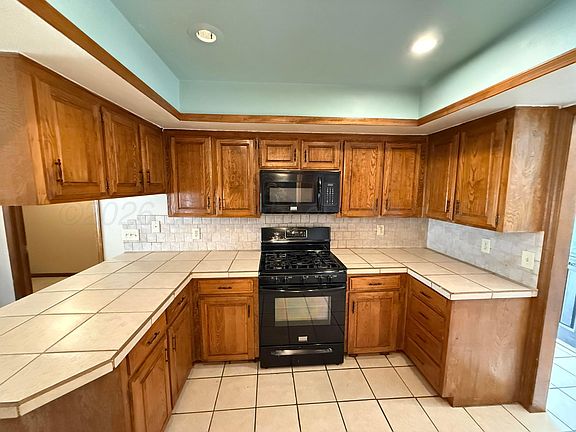 5th image of 6826 Rochelle Ln