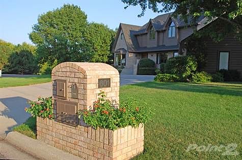 Landscaped, brick mailbox
