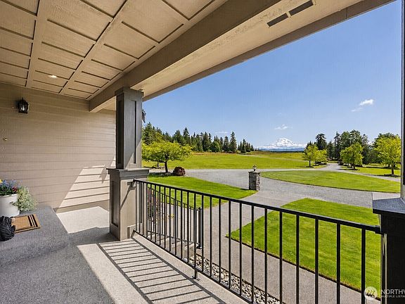 4th image of 44414 14th Avenue E