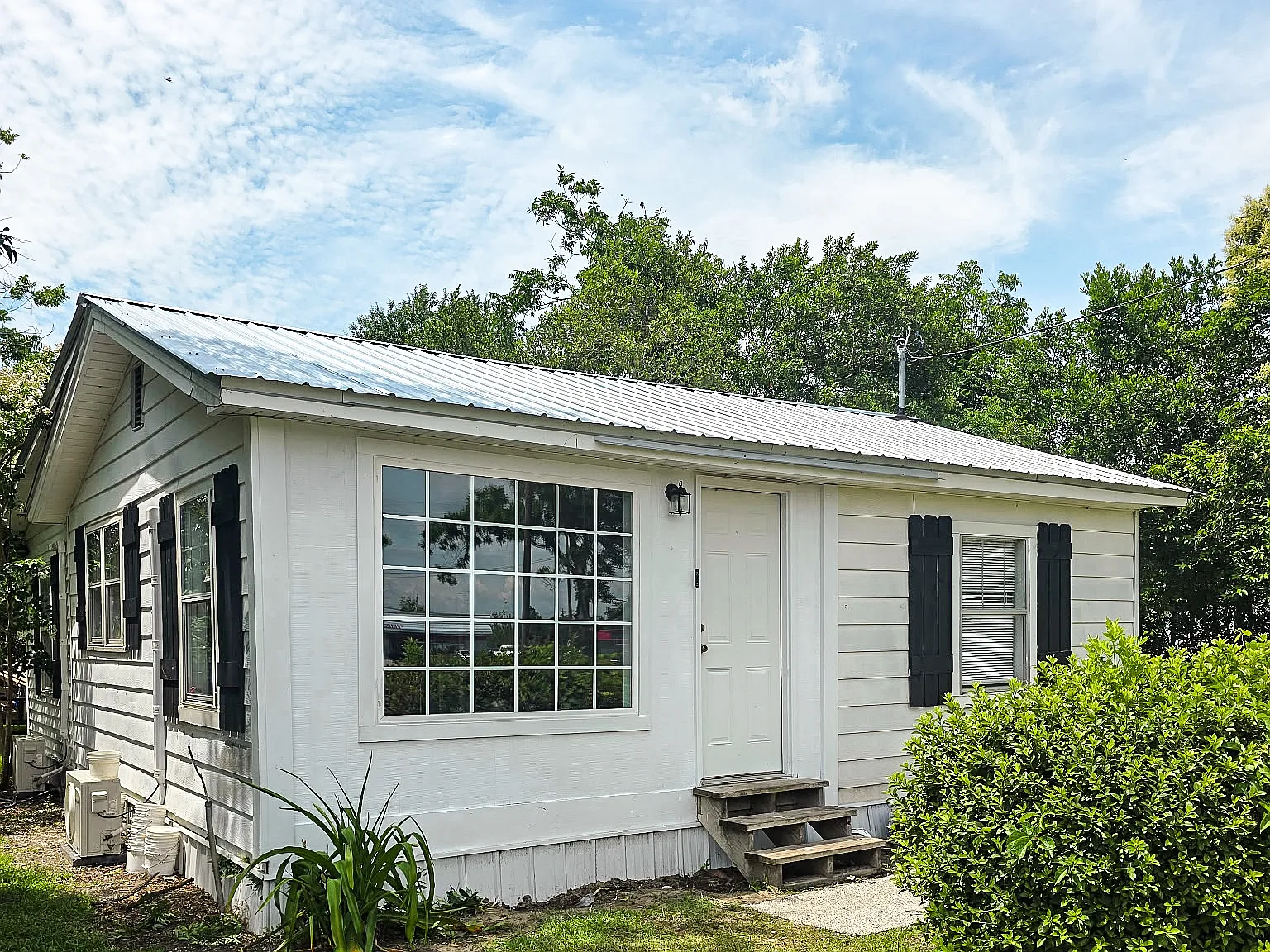 3 bed, 800 sqft, $1,260 — Photo 1