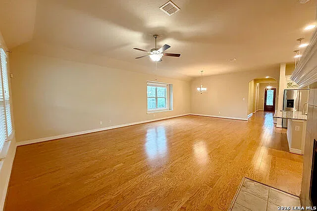 4 bed, 3.0 bath, 2244 sqft, $2,300 — Photo 4