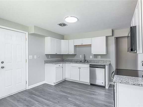 5th image of 471 Moorewood Cir