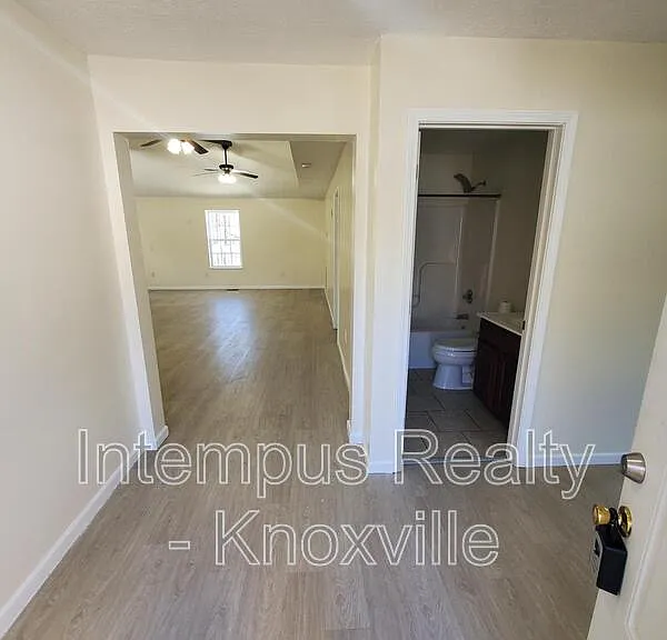 306 Joshua Landing Ct — Photo 13