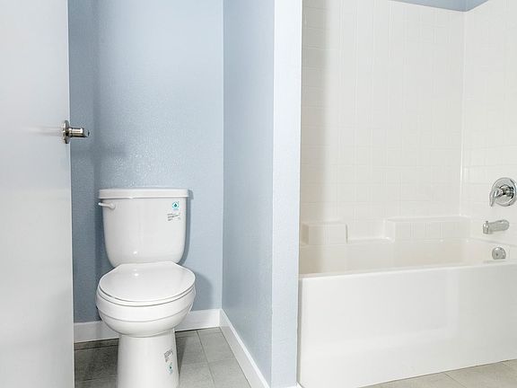 5th image of 4312 Elizabeth St #24
