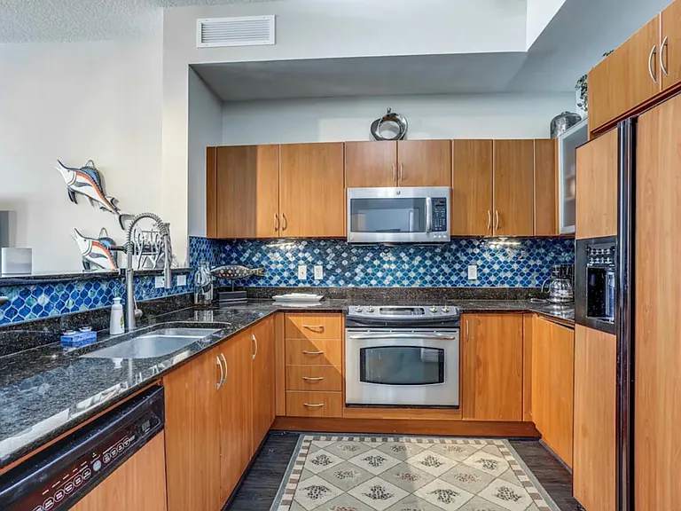 804 E Windward Way #120 — Photo 6