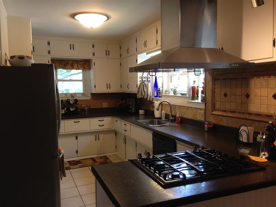 1st image of 2609 E Blackford Ave