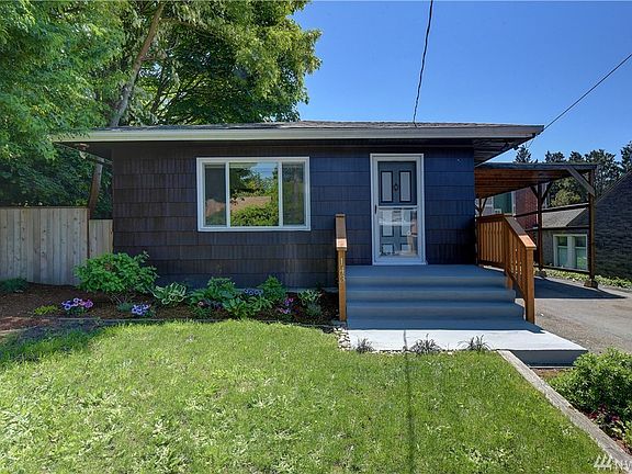 Enjoy your new home in an ideal location, close to all amenities and just a block away from Carkeek park trails.